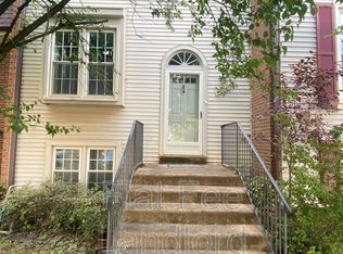 2766 Stone Hollow Dr, Vienna, VA 22180