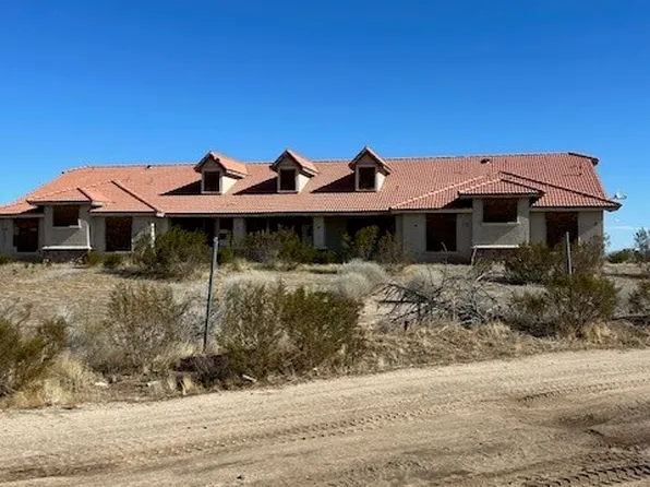 6502 La Mesa Rd, Phelan, CA 92371