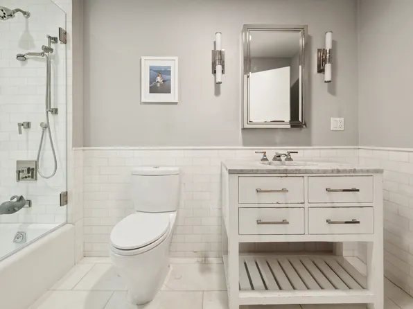 129 West 22nd Street 5A image 12 of 12