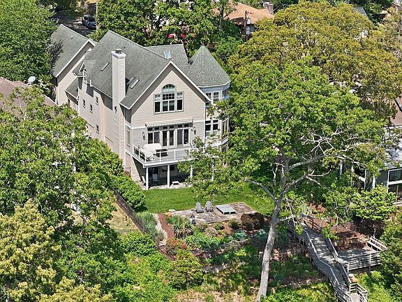 2nd image of 641 Honeysuckle Ln