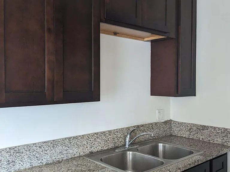757 Karesh Ave #5 — Photo 7
