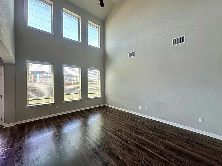 3424 Addison St — Photo 19
