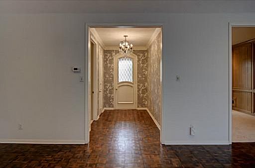 3rd image of 811 Dogwood Ln