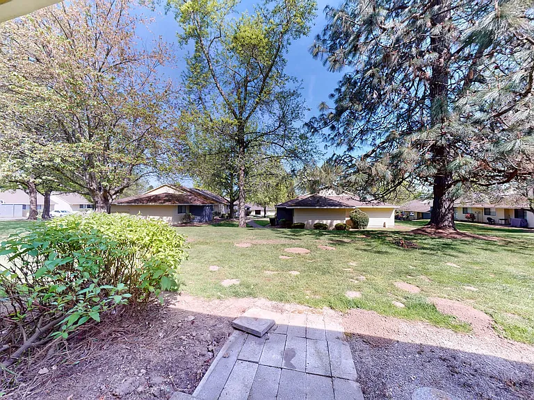 Tualatin Heights — Photo 41