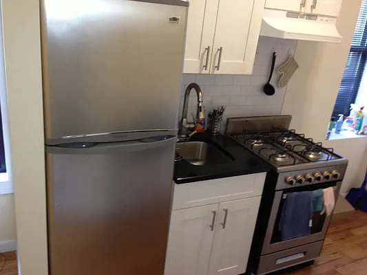 Rented by Apax Realty LLC | media 25