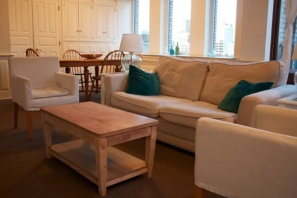 Rented by Luxury Property Group | media 22