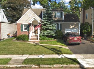 28 Susquehanna Ave, Rochelle Park, NJ 07662