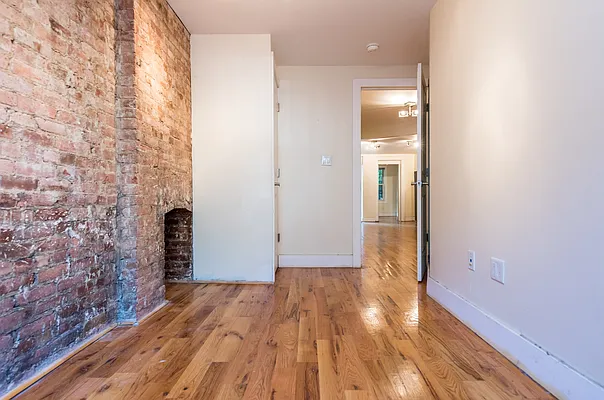 Rented by Nooklyn NYC LLC | media 19