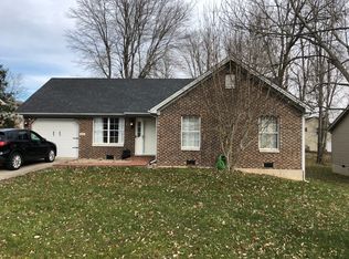 416 Green Fields Ln, Frankfort, KY 40601