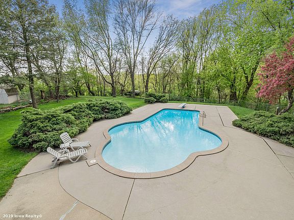 2nd image of 2800 Ashwood Dr