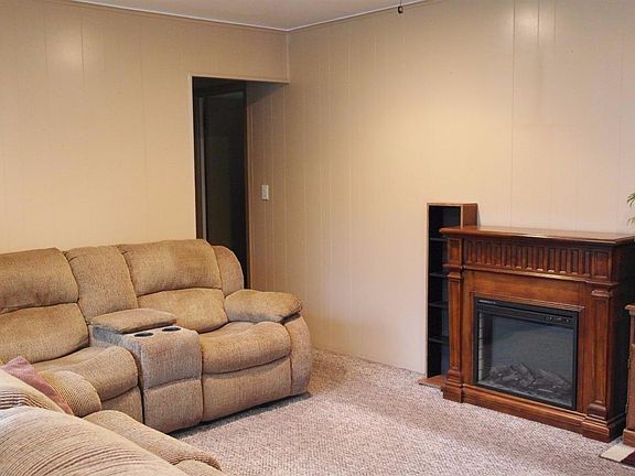3rd image of 301 W Yale Ave