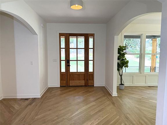 5th image of 1202 Thomas Rd