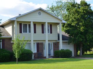 7662 Beverly Dr, Fayetteville, NC 28314