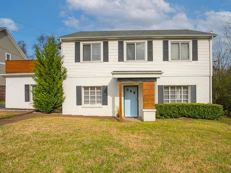 1111 McAlpine Ave