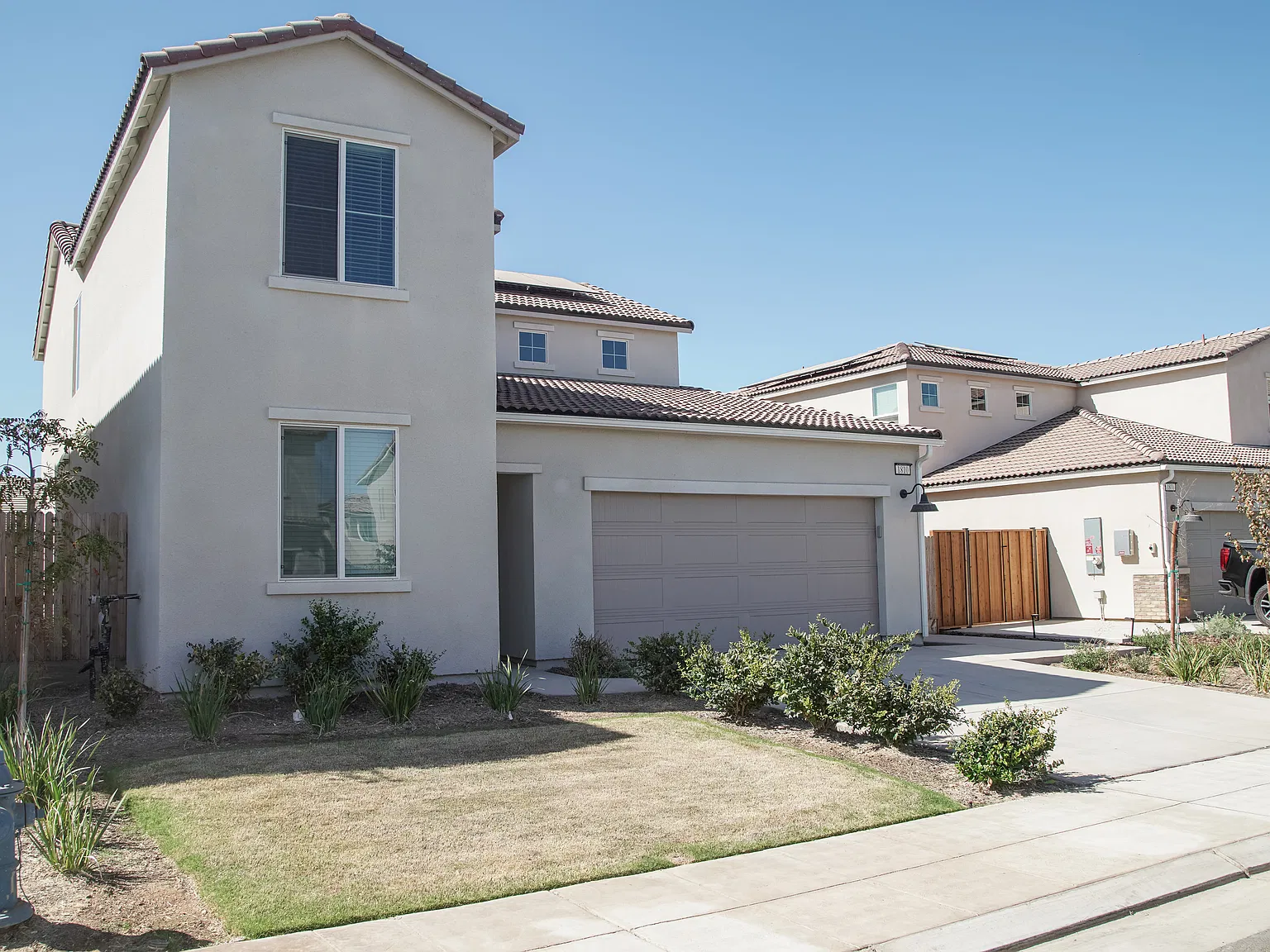 4 bed, 2241 sqft, $2,900 — Photo 3