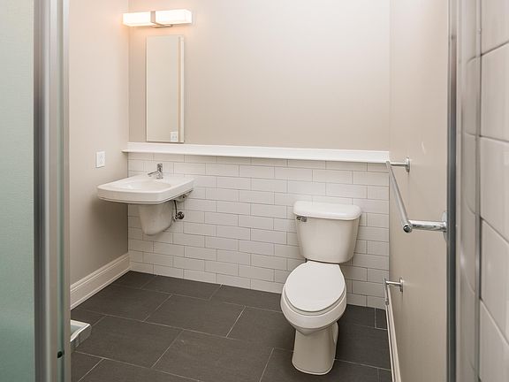 4th image of 363 Grant St APT 3