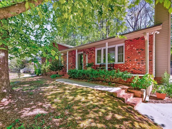 201 Dunhagan Pl, Cary, NC 27511