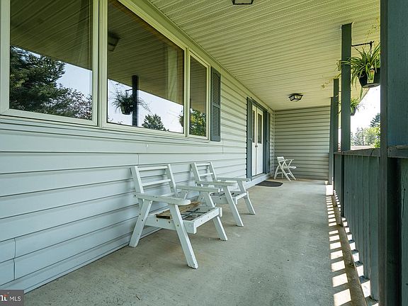 5th image of 723 Kings Ct