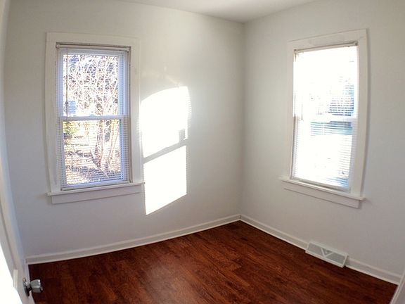 5th image of 309 E Traube Ave