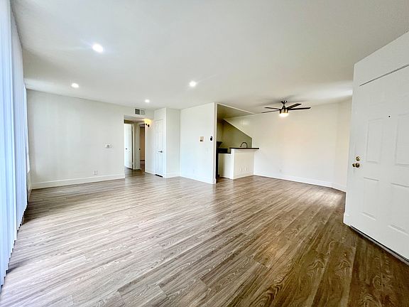 2nd image of 4222 Tujunga Ave Unit 101
