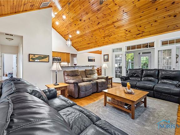 4th image of 2071 S Bailiwick Ln