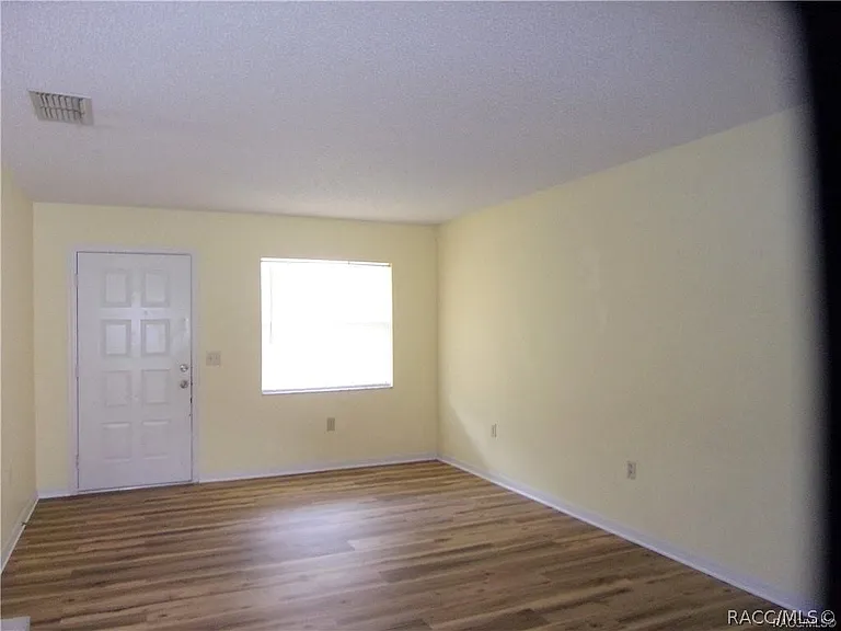 608 Long Ave — Photo 2