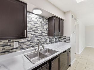 Henderson Grove Apartments, Angleton, TX 77515