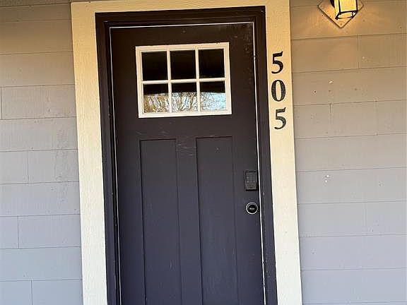 2nd image of 505 E 11th St
