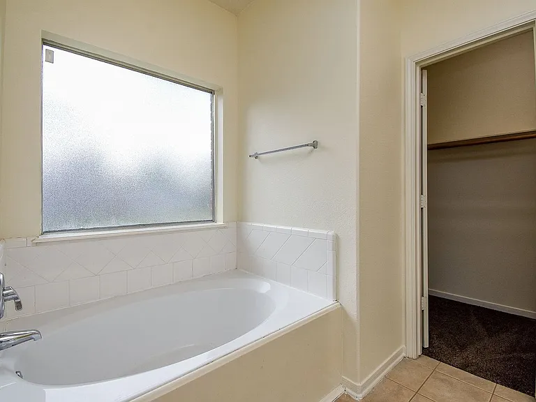 6323 Haddock Ct — Photo 9