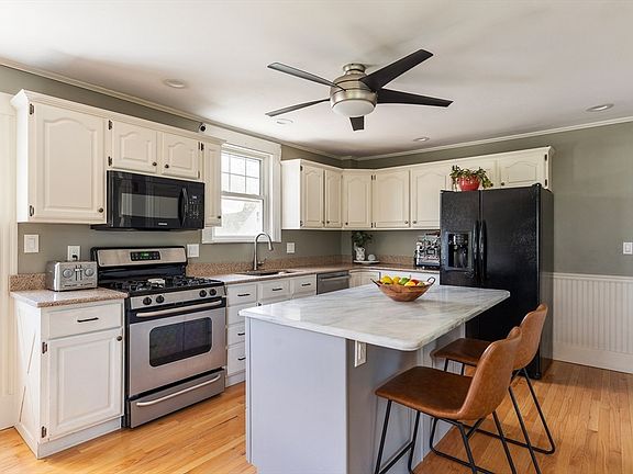 2nd image of 21 Trask St