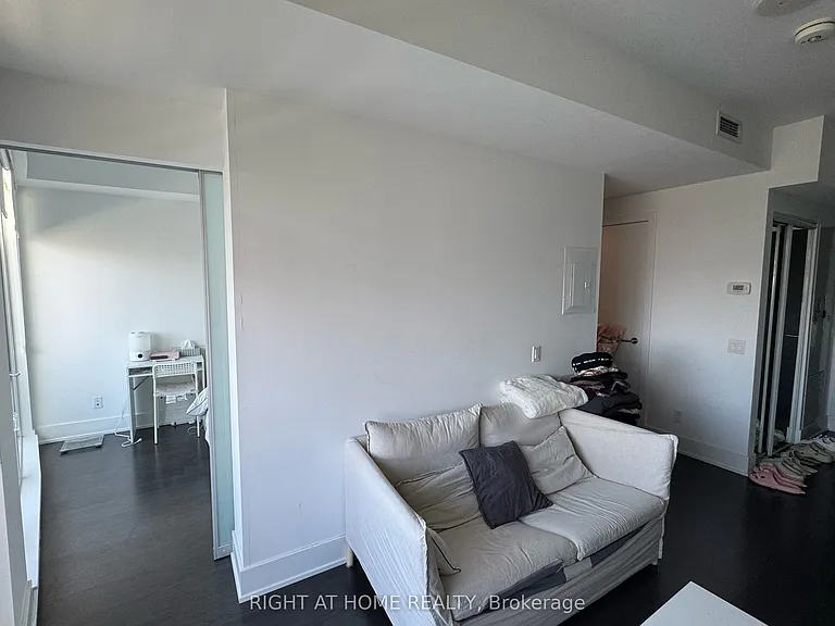403 Church St #2211 — Photo 4