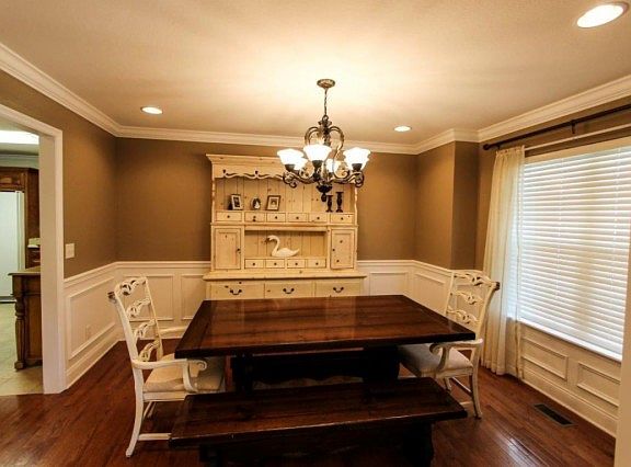3rd image of 33 Play House Dr