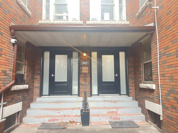 985 Main St E, Hamilton, ON