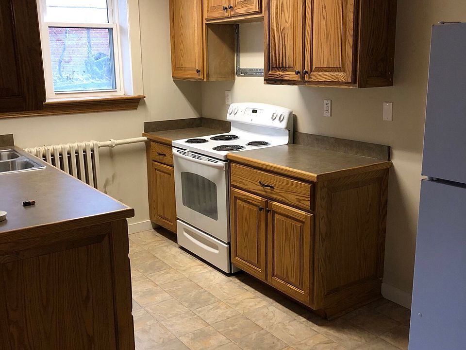2nd image of 37 W Parkwood St #7