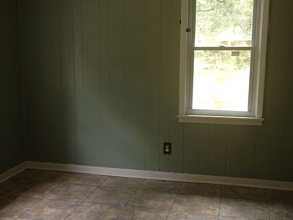 5th image of 8 Blossom Dr