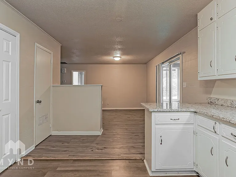 713 Kingman Rd — Photo 7