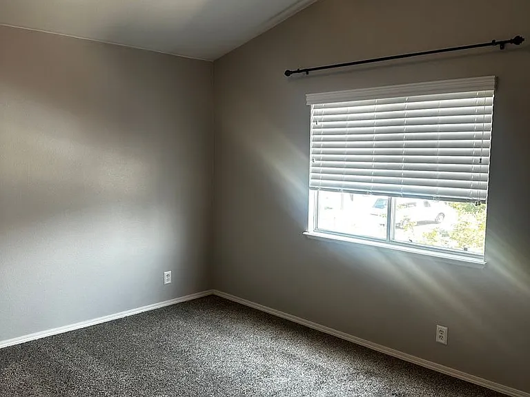4517 Park Rose Cir — Photo 15