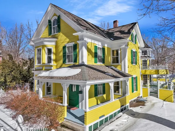 303 Blossom St, Fitchburg, MA 01420