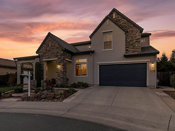 3rd image of 1902 Cowbird Ct