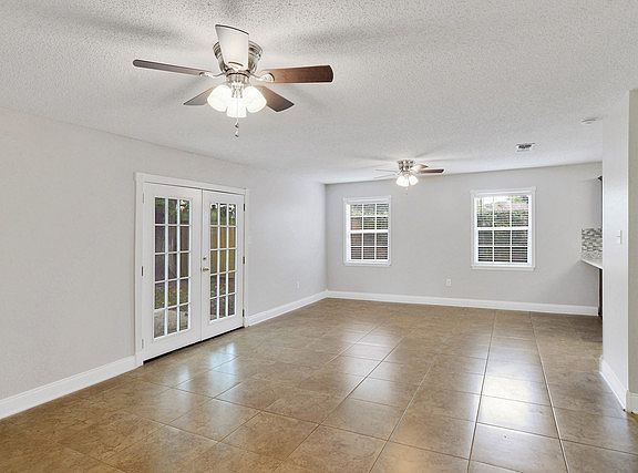 3rd image of 2405 Woodmere Blvd