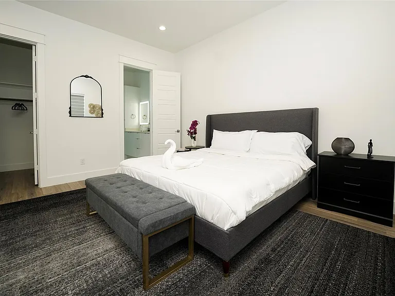 4607 Edmund St — Photo 34