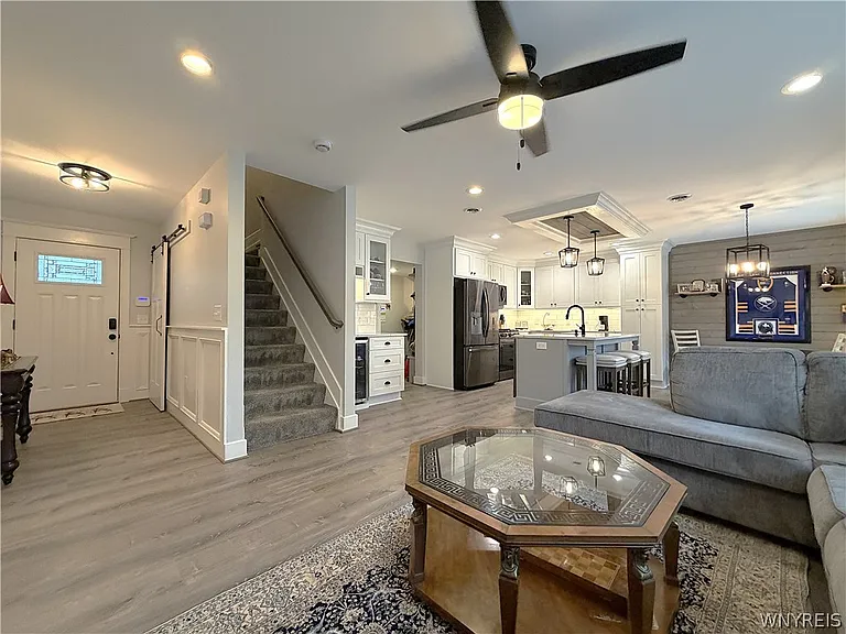 10975 Main St — Photo 11