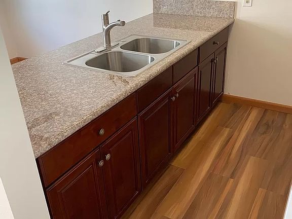 5th image of 115 Maynard St #202