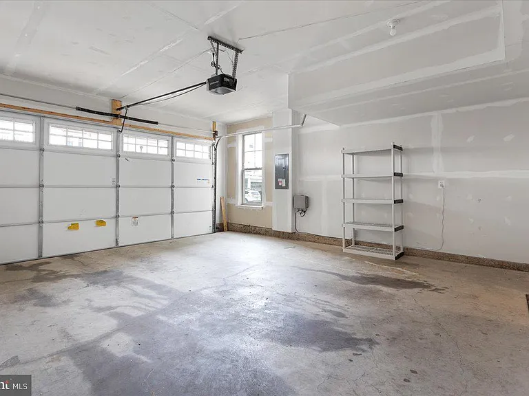7210 Hartley Ln — Photo 32