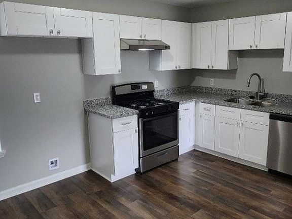 5th image of 525 Alastair Dr