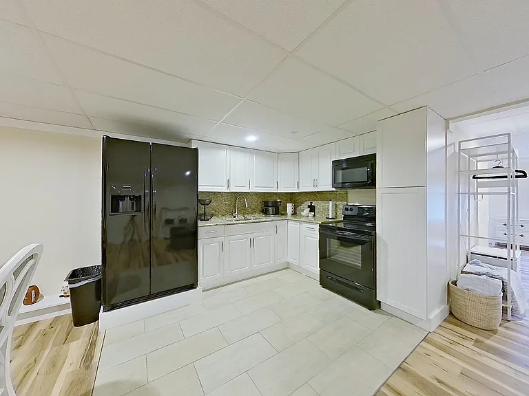 1345 Airport Dr #H20 — Photo 5