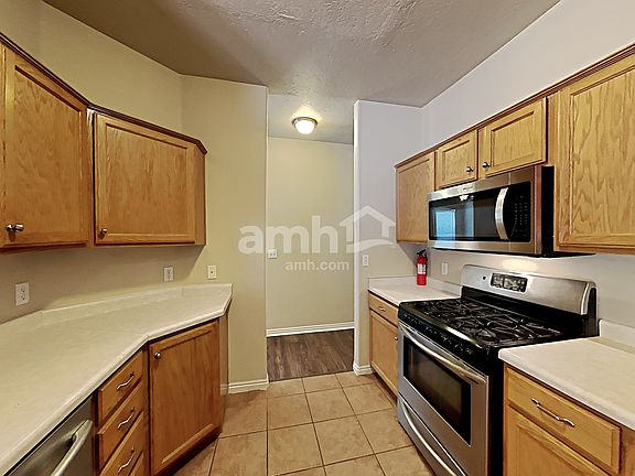 3rd image of 1779 E Cedar St