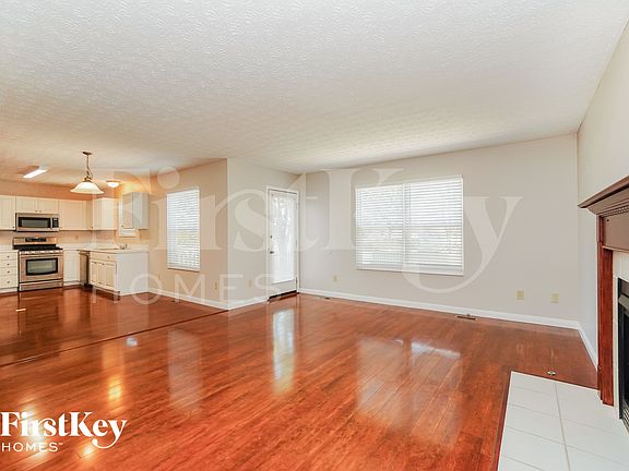 3rd image of 6594 Danbury Dr