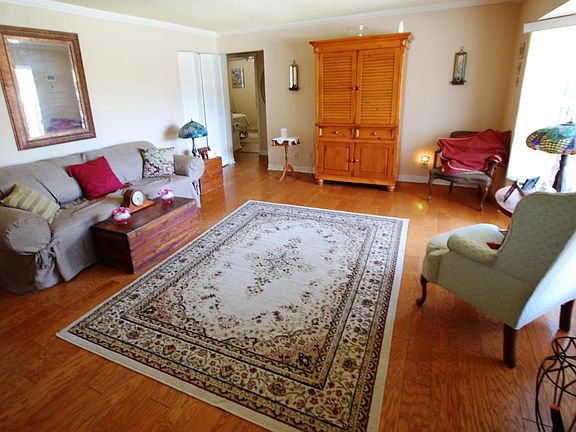 3rd image of 3585 Barkis Ave