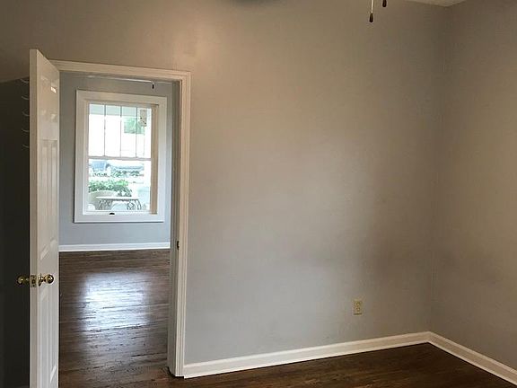 3rd image of 1412 Armstrong Ave APT 2
